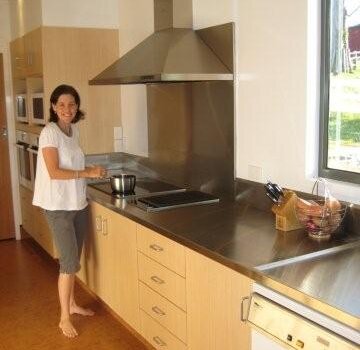 wta_1047_HKJLQV_lodgekitchen2