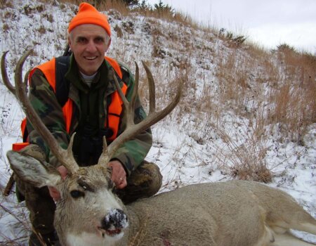 wta_1220__featured_WAJON1_JerryFitzgeraldMuleDeer-PioneerOutfitter