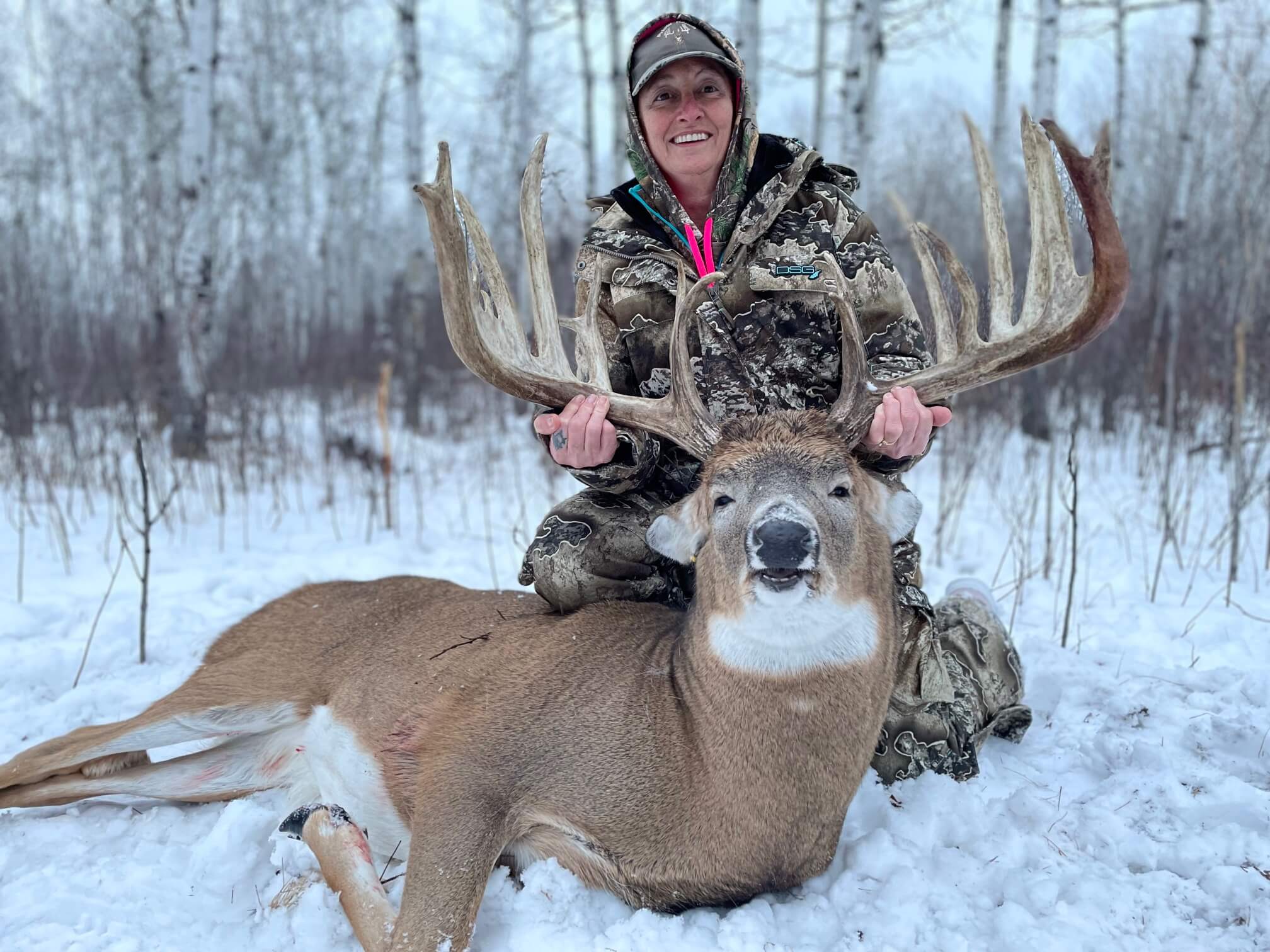 Saskatchewan Guided Private Estate Whitetail Hunting Outfitter