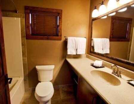 wta_1381_5FKR2C_EP_YVL_AbsarokaCabinInterior_04042013_009_web