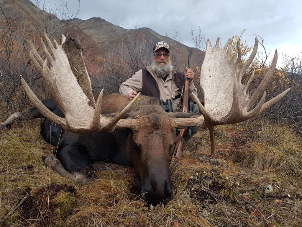 NWT Trophy Moose and Caribou Combo Hunts