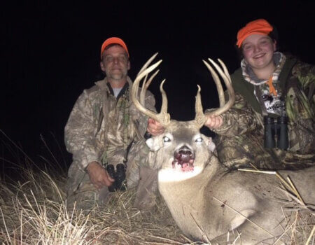 wta_1519_RH8LOB_WagonHoundWhitetail2016