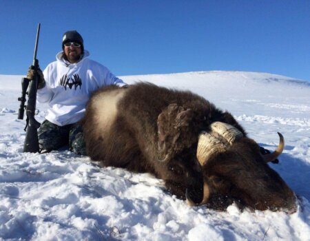 wta_1550_QPNN8T_JeffSchlacterwithaBooneandCrockettmuskoxfromVictoriaIsland