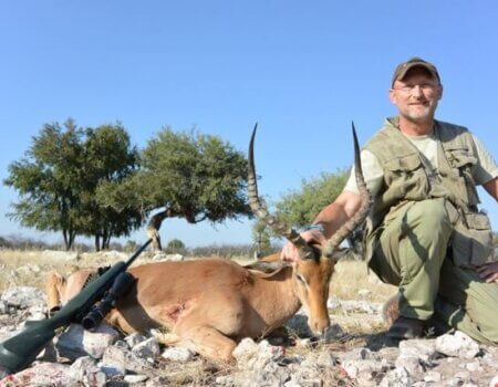 wta_736_EA0ZZ1_huntinginNamibiastevemcfee2