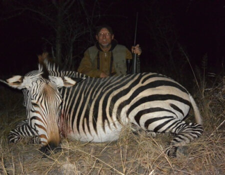 wta_736_H2R3DP_huntinginNamibiastevemcfee3