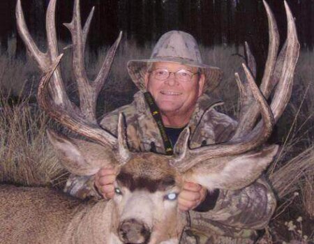 wta_800__featured_NKUF4Y_DAMuleDeer1