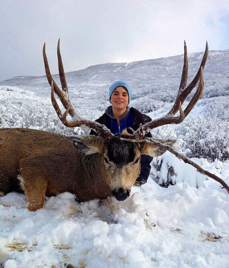 First Class Trophy Mule Deer Hunt in Wyoming
