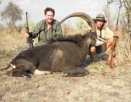 wta_982_L23CMG_HuntingZim09127v1