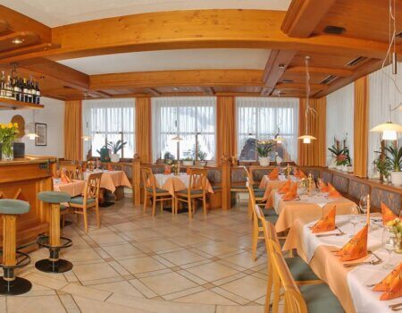 wta_2180_restaurant-01-gross