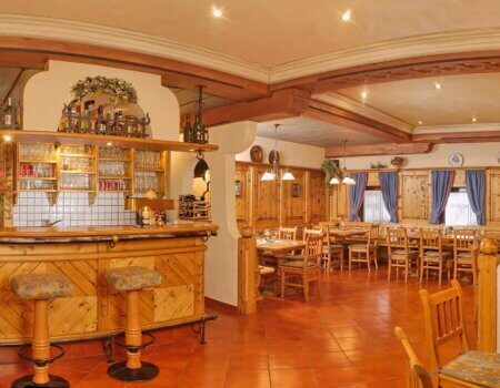 wta_2180_restaurant-hotelbar-gross