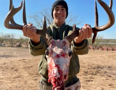 wta_2319_Sirus trophies 2