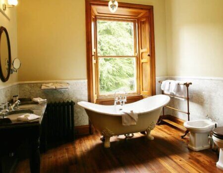 wta_2370_wallpool_suite_bathroom