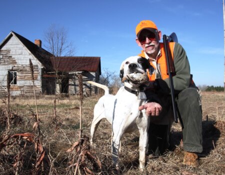 wta_2378_Man with dog and quail