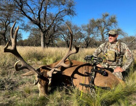 wta_2384_free-range-red-stag-hunting-la-pampa-image-1-1024x768