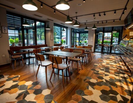 wta_2663_Hotel dinning room Macedonia Roe deer