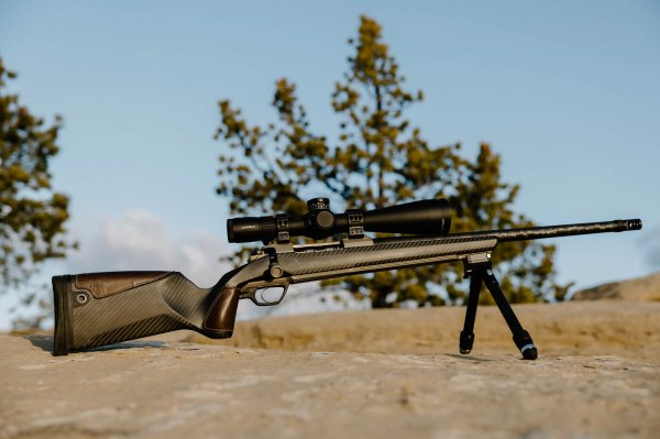 wtar-0024-gunwerks-rifle-with-leupold-scope